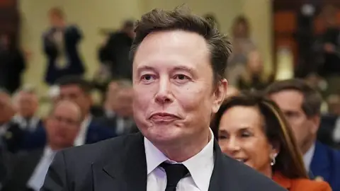 Elon Musk Becomes the World’s First Trillionaire After SpaceX IPO