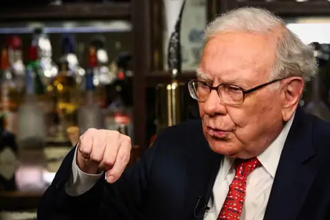 Warren Buffett Warns Current Market Dip Isn’t Big Enough & ‘Pure Gambling’ is an Investment Fallacy