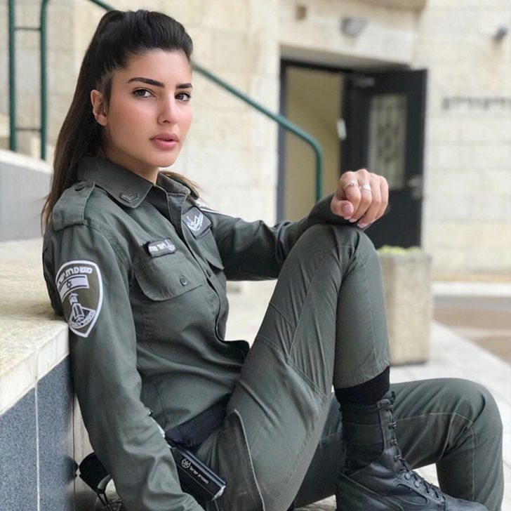 The Military Never Looked This Good: The Stunning Female Soldiers You ...